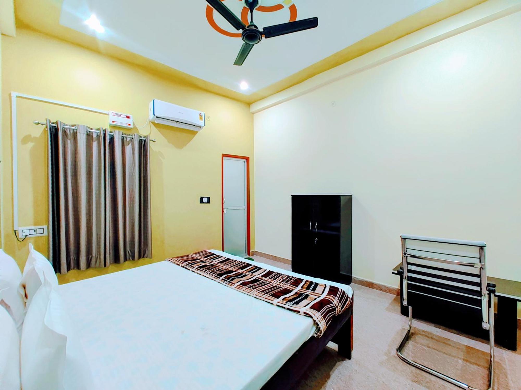 Hotel Raghukul Ayodhya ภายนอก รูปภาพ