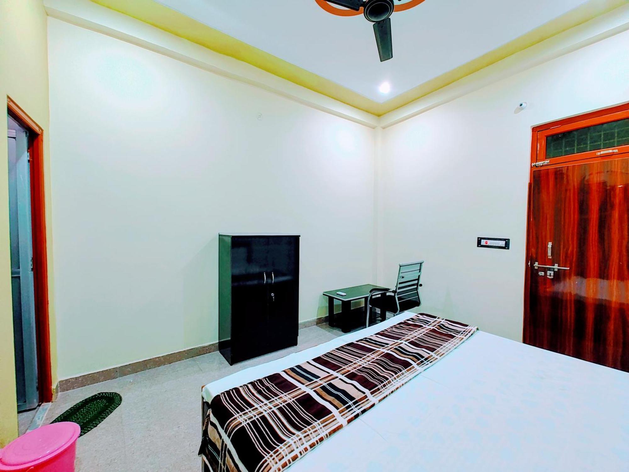 Hotel Raghukul Ayodhya ภายนอก รูปภาพ